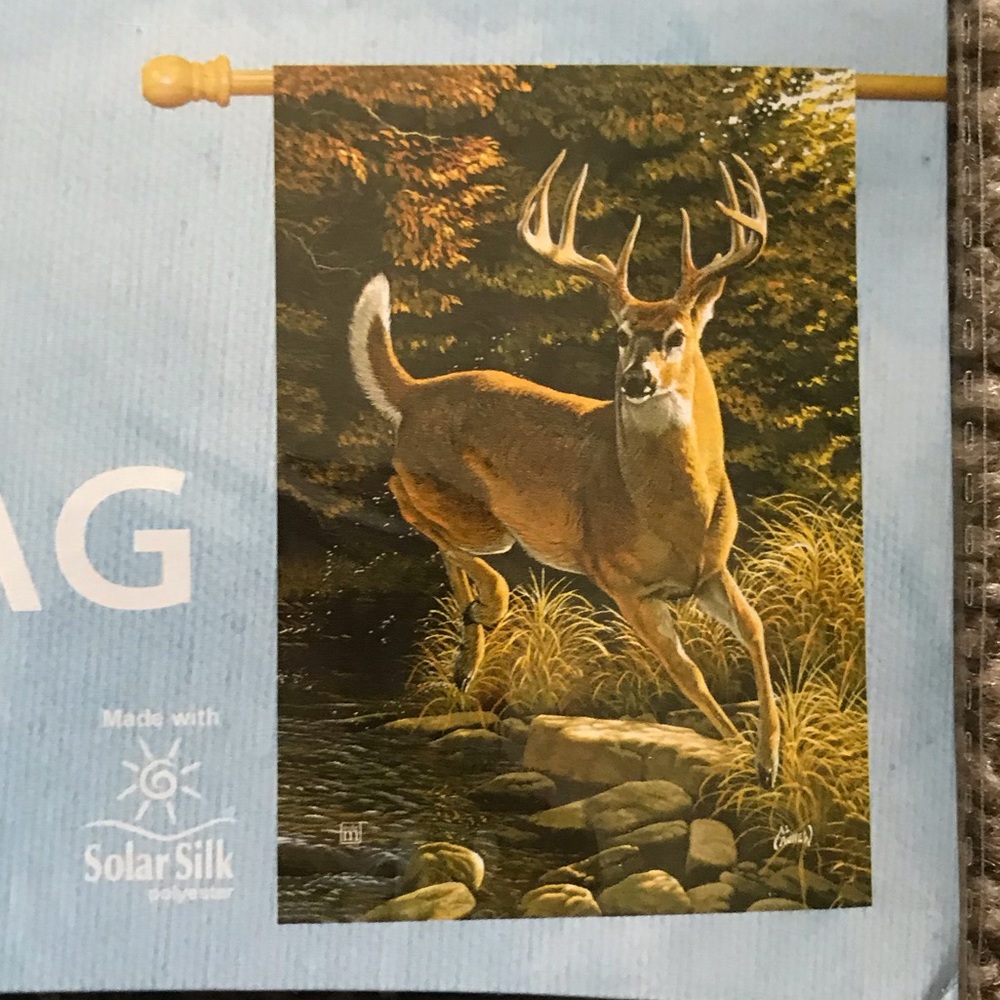 Standard Flag of a Whitetail Buck 28”x40”
